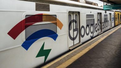 Trem com a logo do google